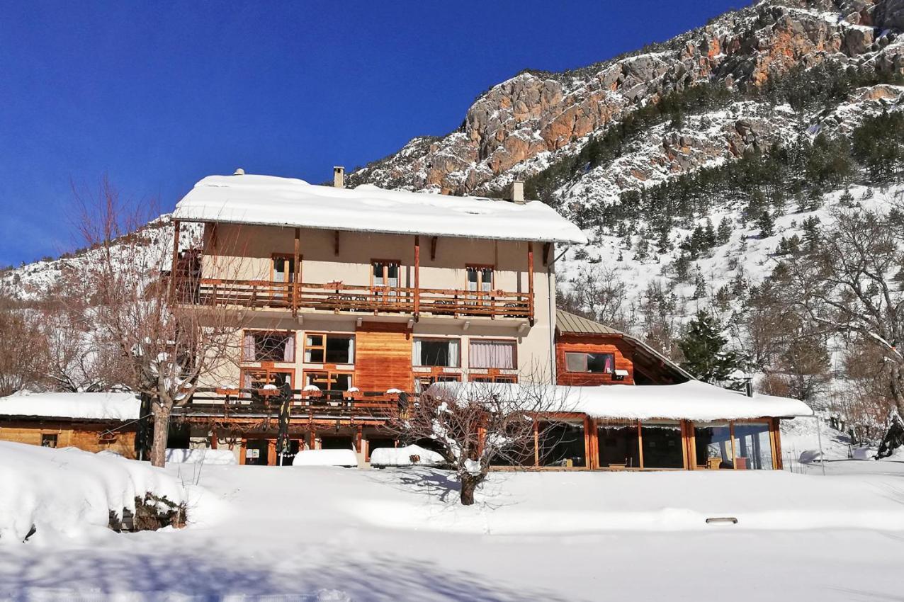 Hotel Restaurant Gites Les 5 Saisons Freissinieres Екстериор снимка