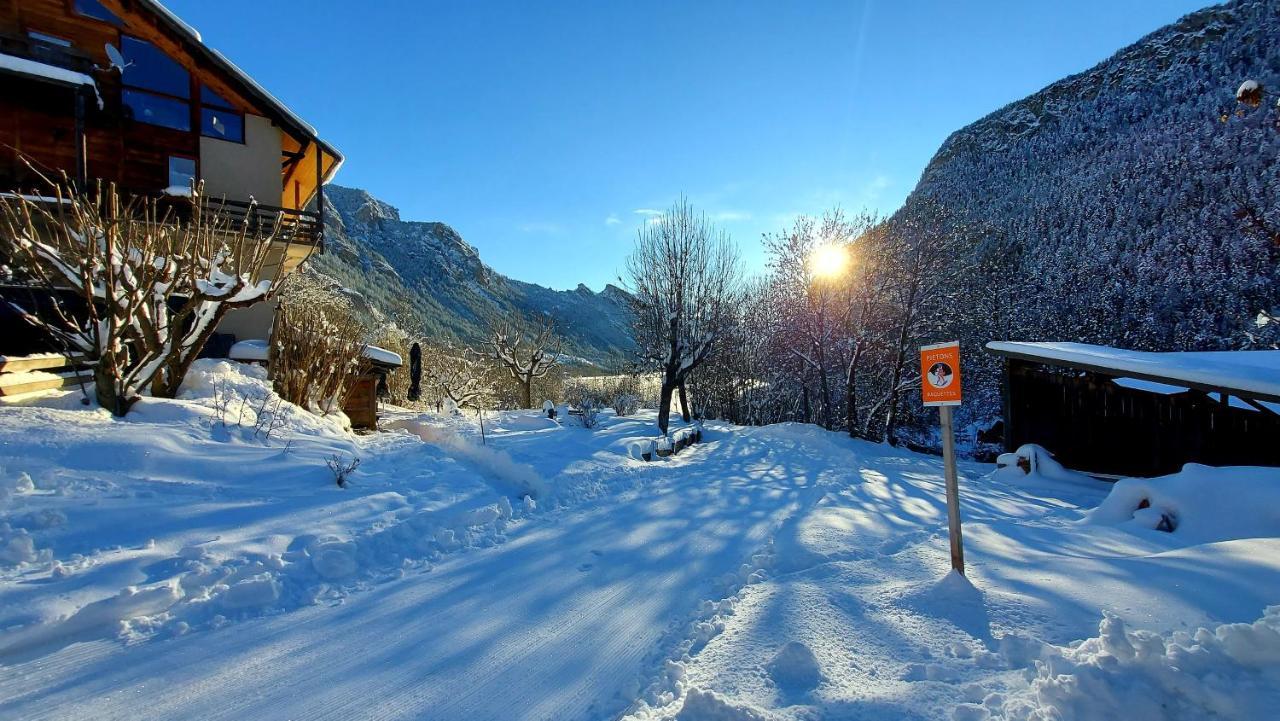 Hotel Restaurant Gites Les 5 Saisons Freissinieres Екстериор снимка