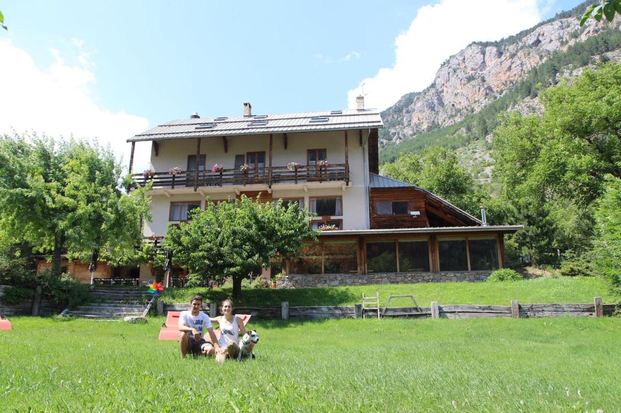 Hotel Restaurant Gites Les 5 Saisons Freissinieres Екстериор снимка