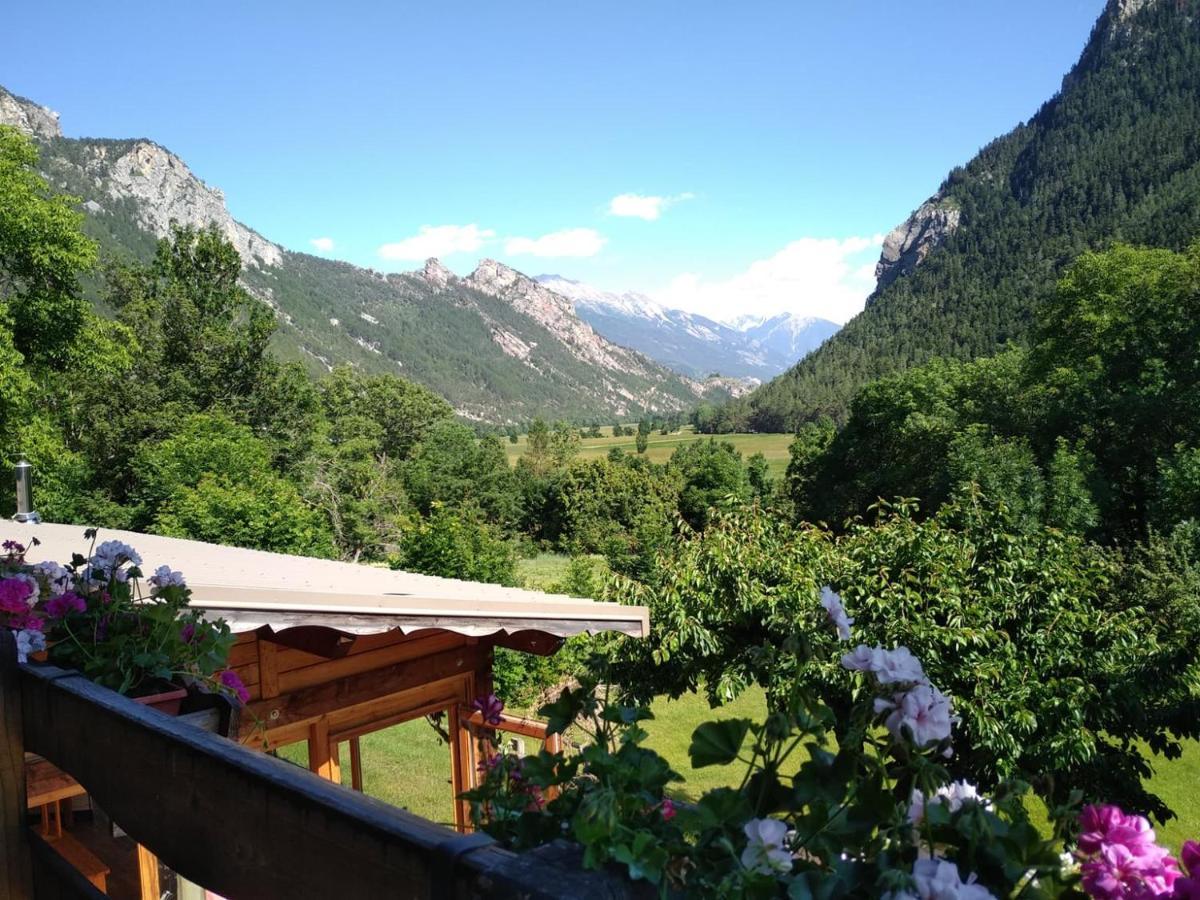 Hotel Restaurant Gites Les 5 Saisons Freissinieres Екстериор снимка