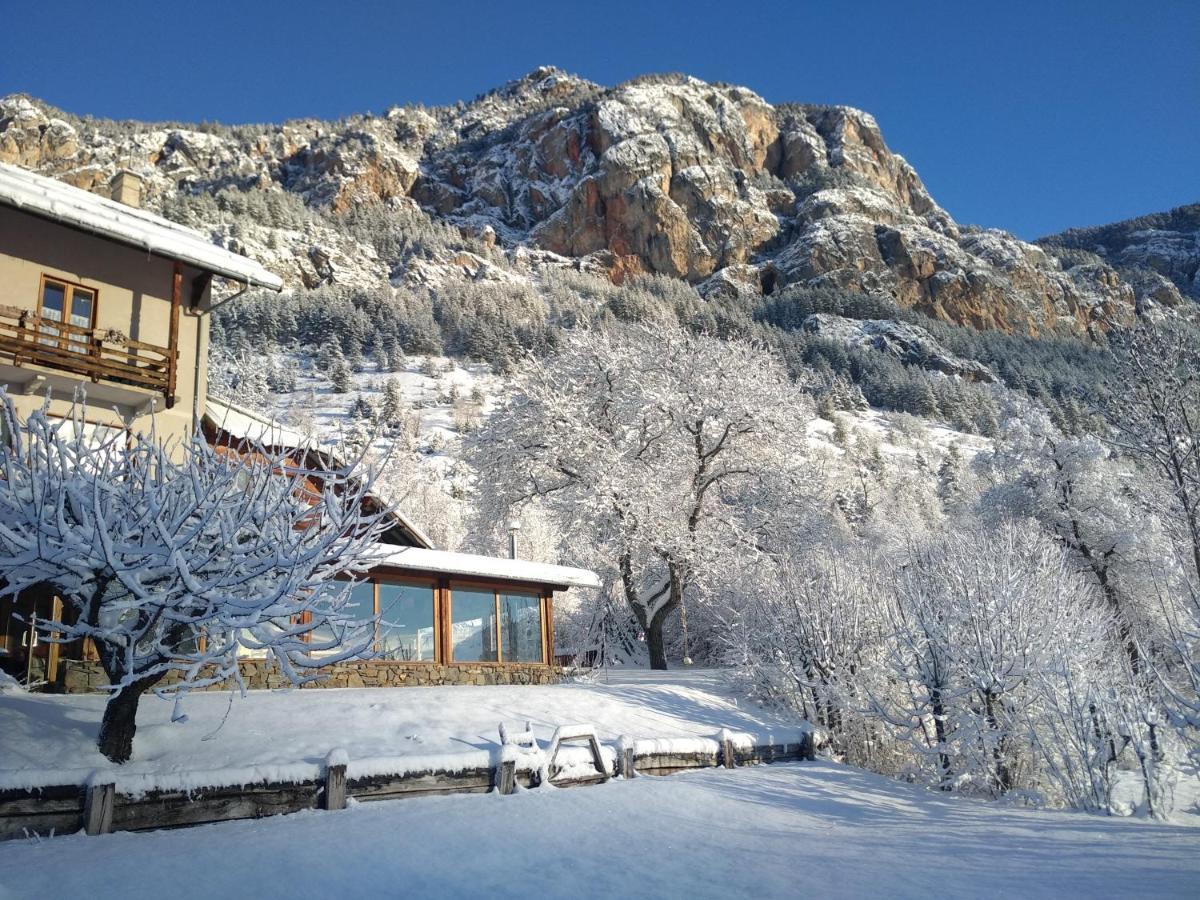 Hotel Restaurant Gites Les 5 Saisons Freissinieres Екстериор снимка