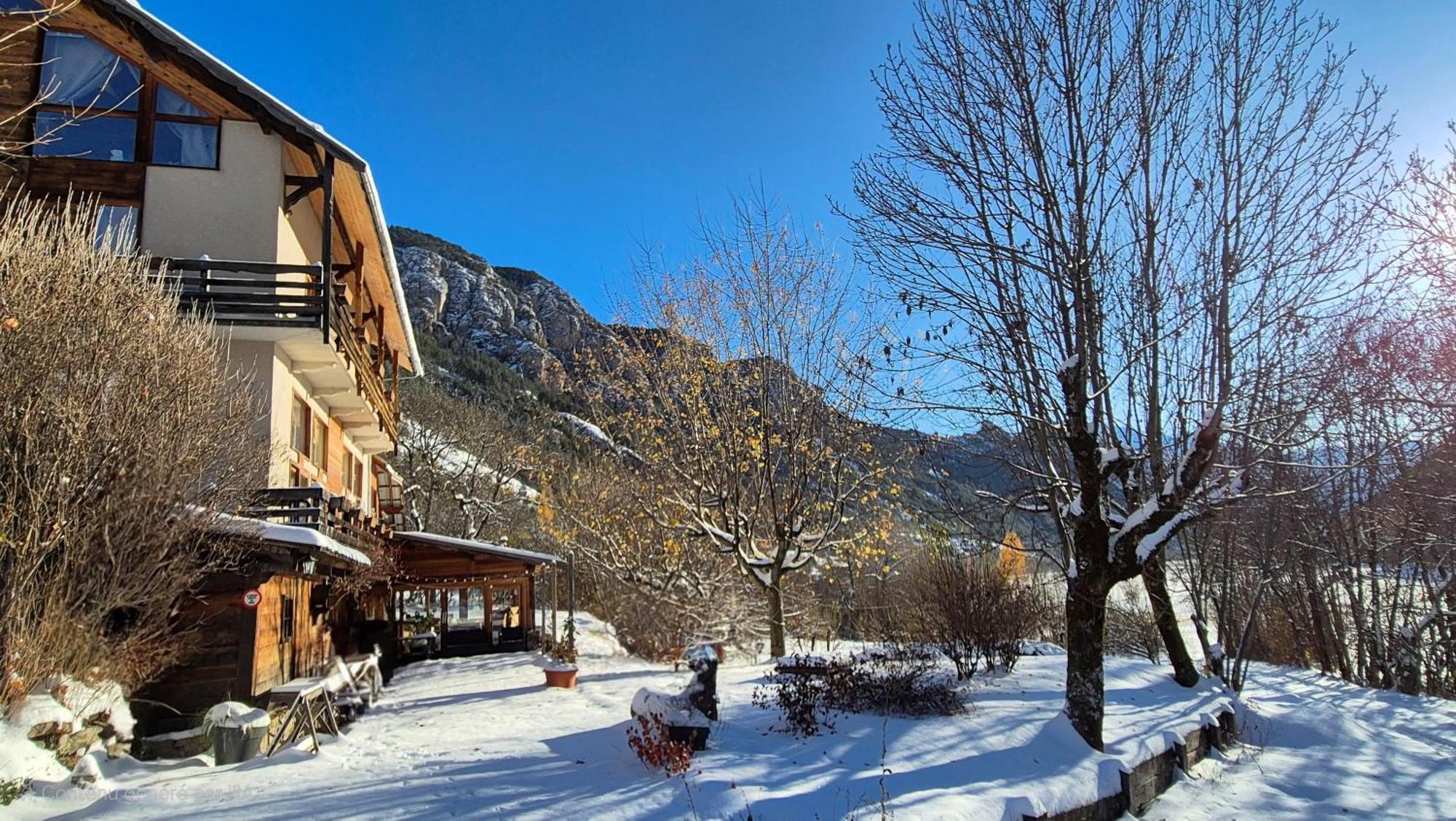 Hotel Restaurant Gites Les 5 Saisons Freissinieres Екстериор снимка