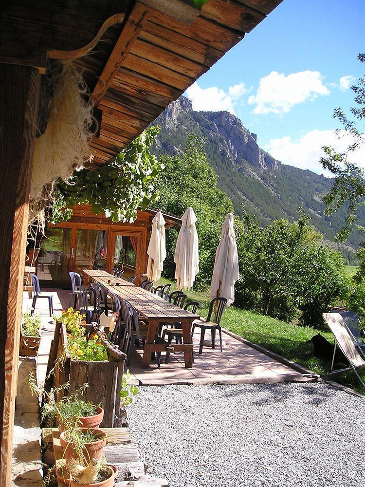 Hotel Restaurant Gites Les 5 Saisons Freissinieres Екстериор снимка