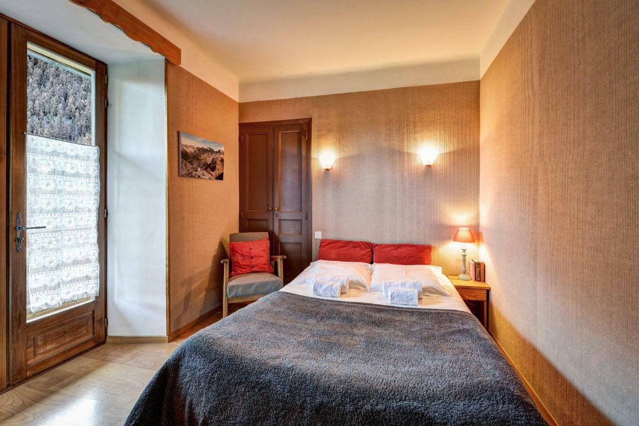 Hotel Restaurant Gites Les 5 Saisons Freissinieres Екстериор снимка
